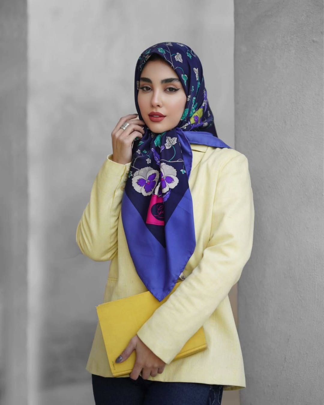 روسری ابریشم تویل طرح بنفشه